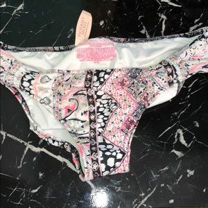 NWT Victoria’s Secret patterned bikini bottoms